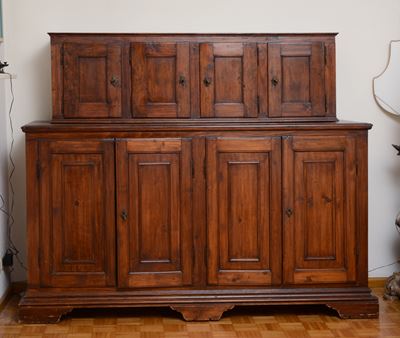 Credenza a Due Corpi