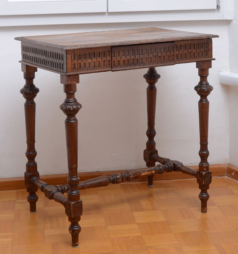 Piccolo tavolino da appoggio