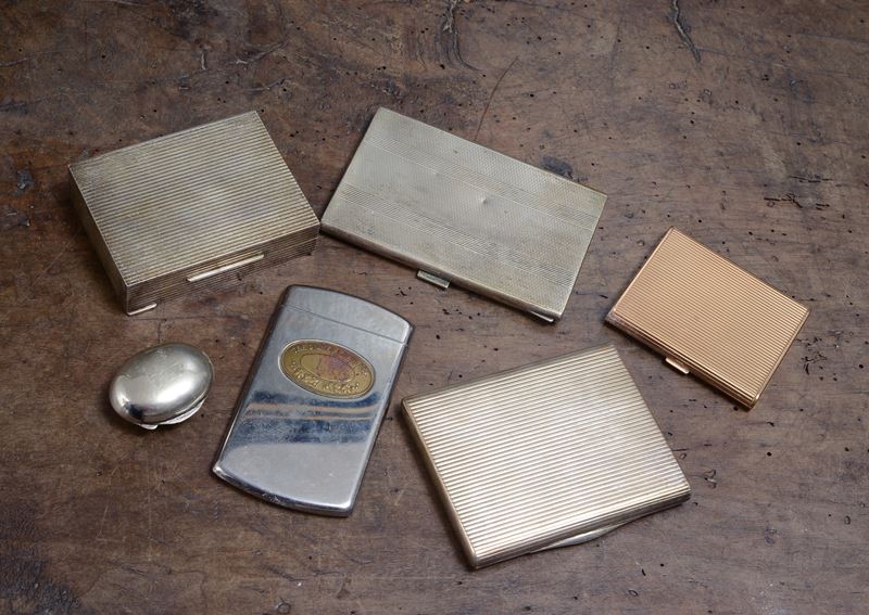 Lotto di sei oggetti