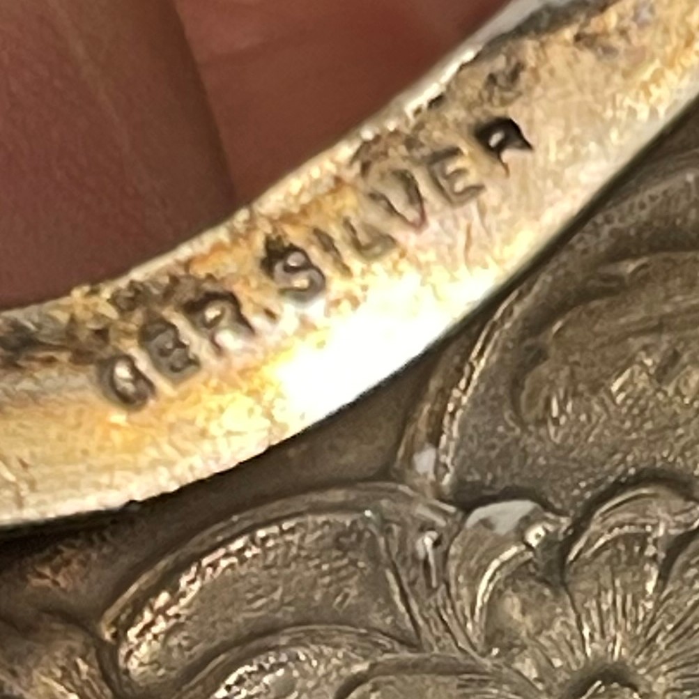 Lotto composto da otto oggetti