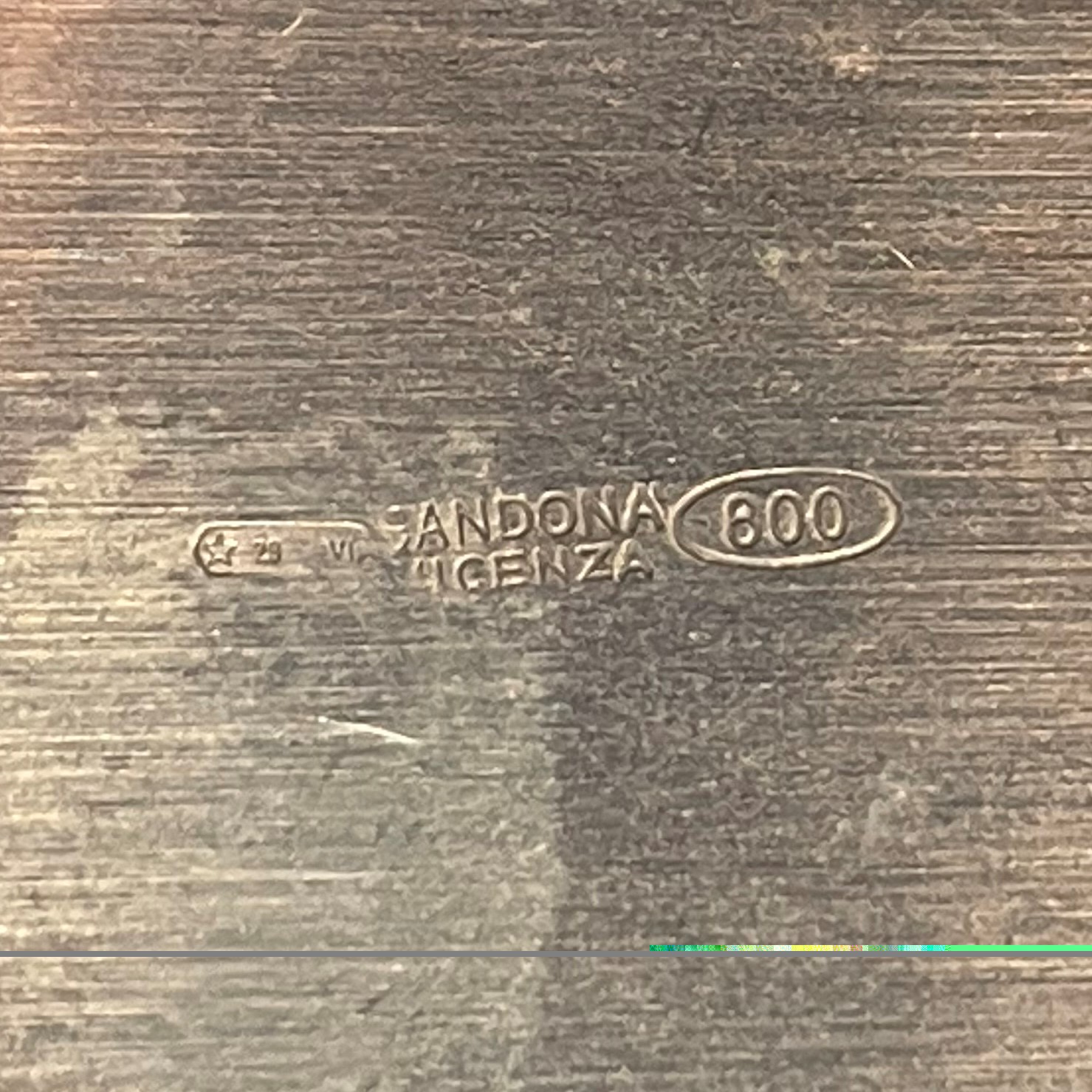 Una vaschetta e un piatto