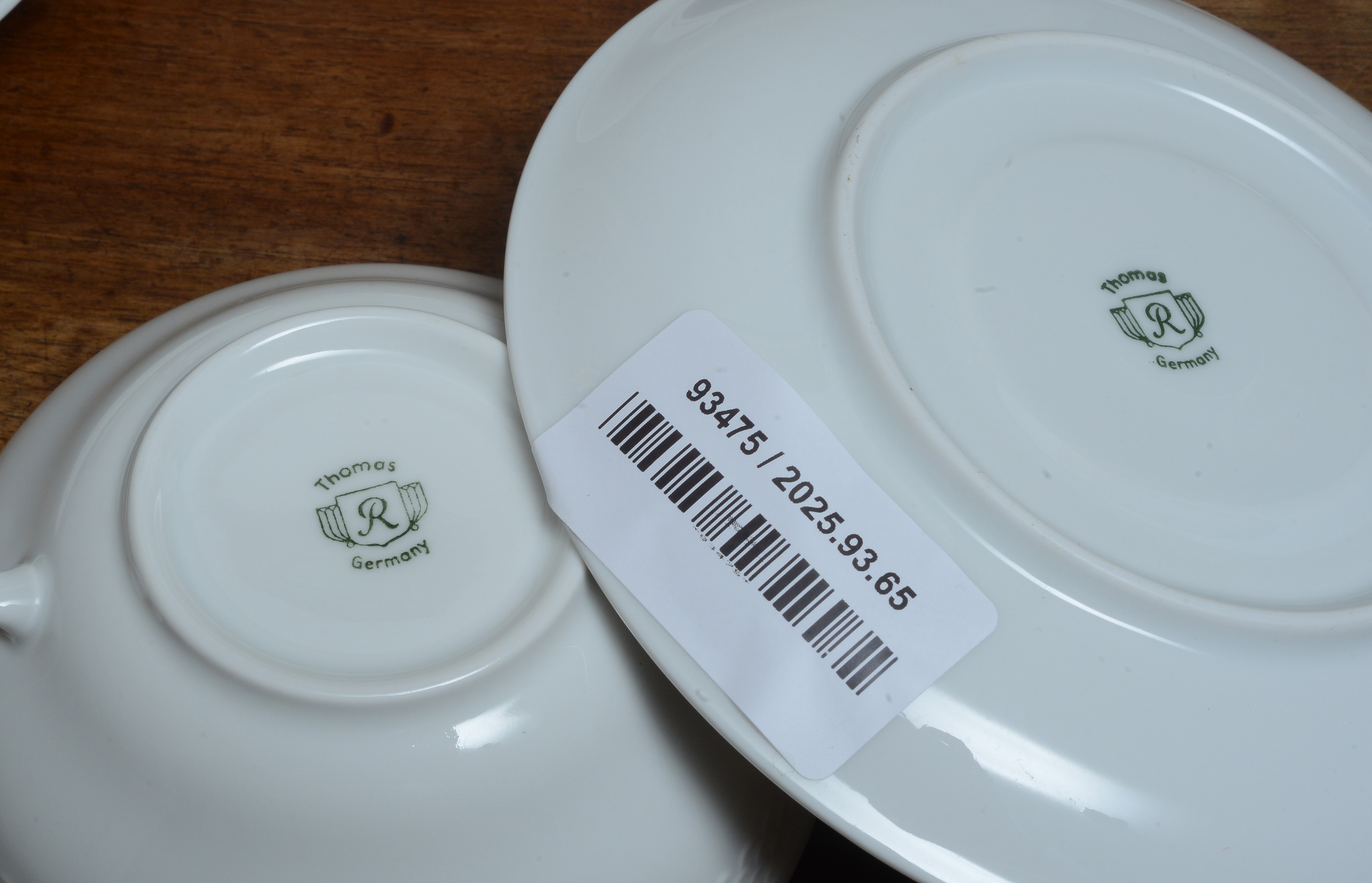 Dodici tazze con consommé con manici