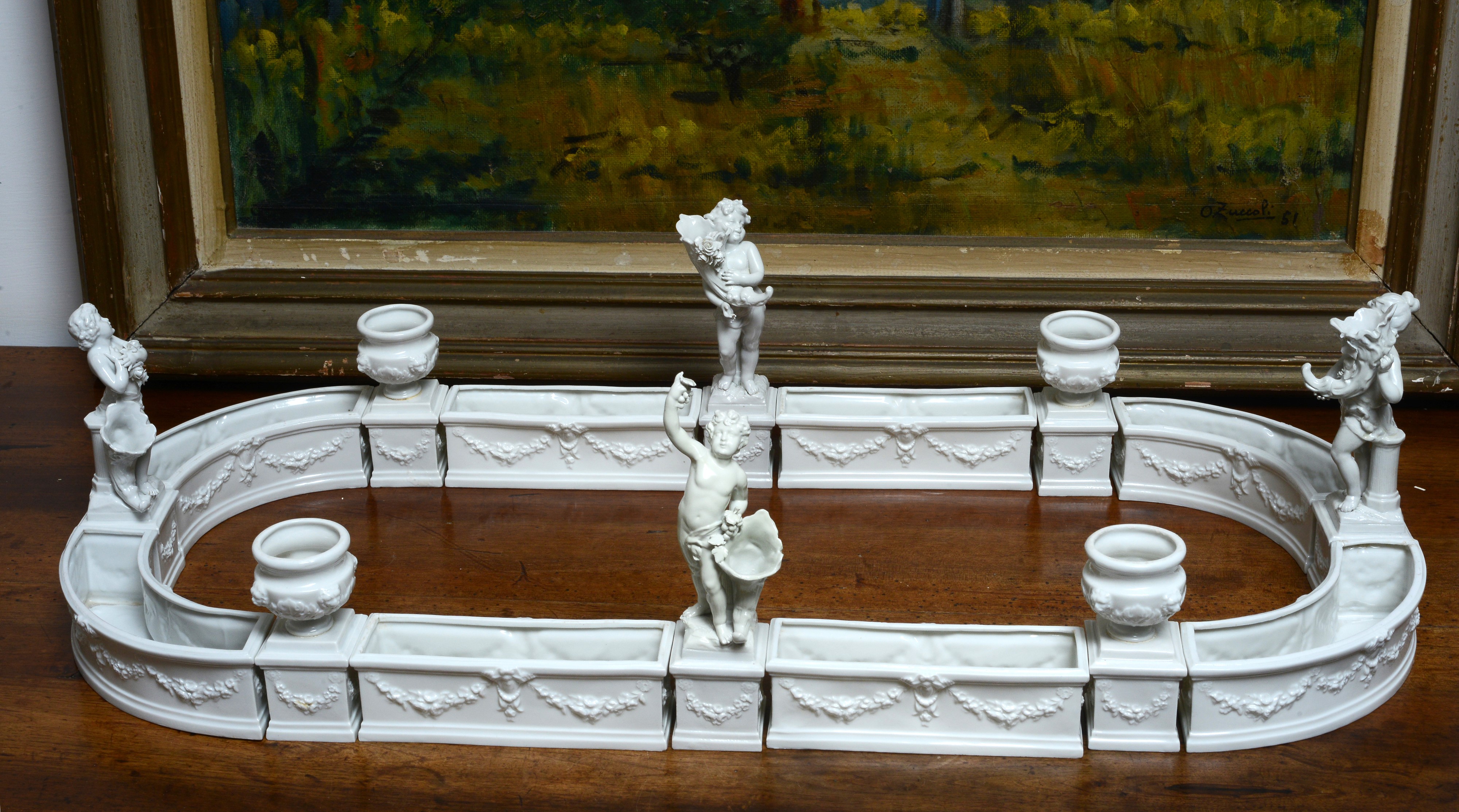 Grande centrotavola composto da sedici pezzi