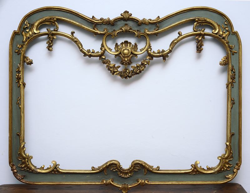 Cornice sagomata