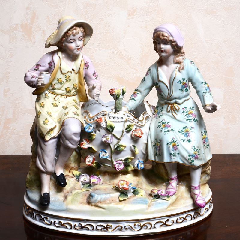 Centrotavola con Figure di Fanciulli
