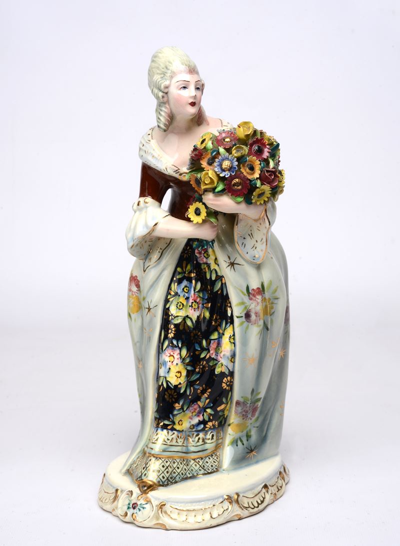 statua di dama con fiori in ceramica smaltata, XX sec.