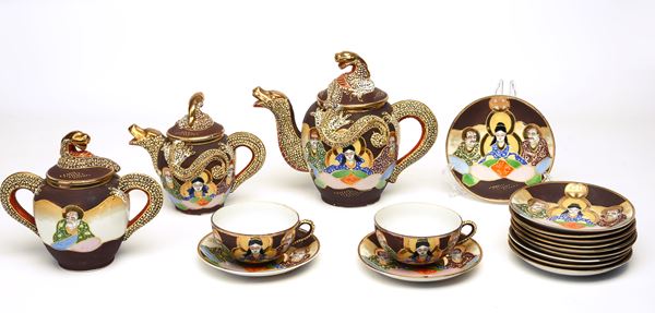 Servito da tè in ceramica con decorazioni cinesi, XX sec.