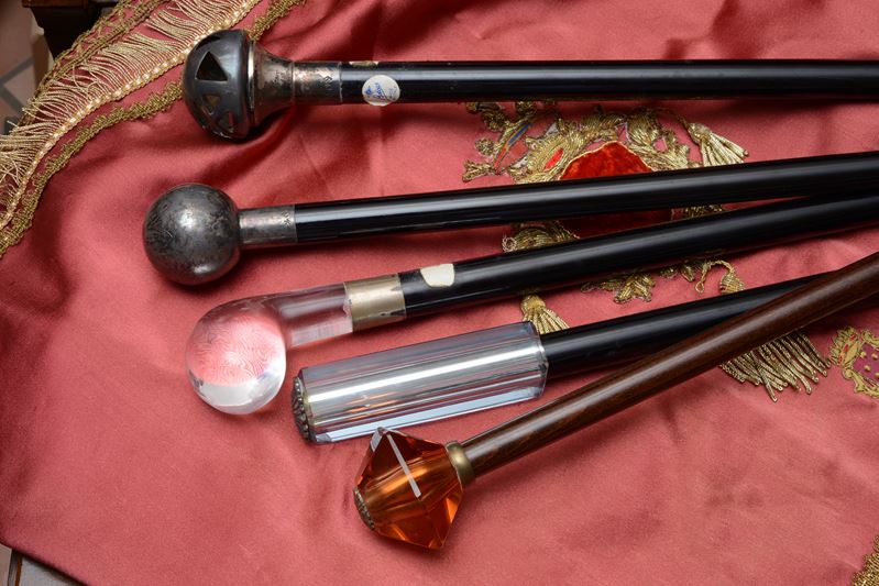 Lotto composto da 5 bastoni