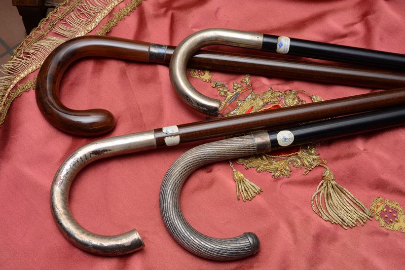 Lotto composto da 4 bastoni