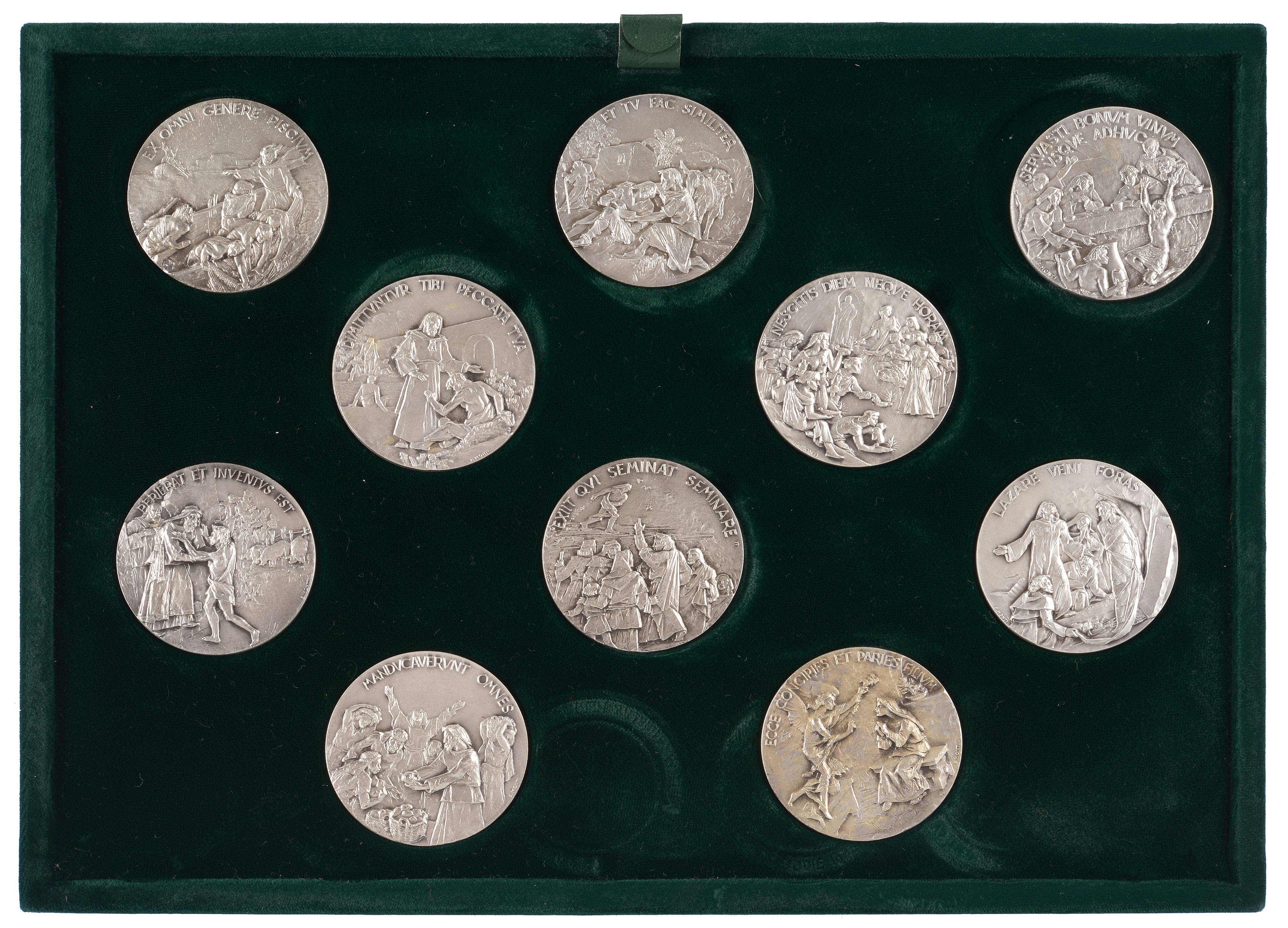 Trenta medaglie con episodi della Vita di Gesù