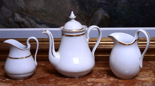 Due lattiere e una caffettiera