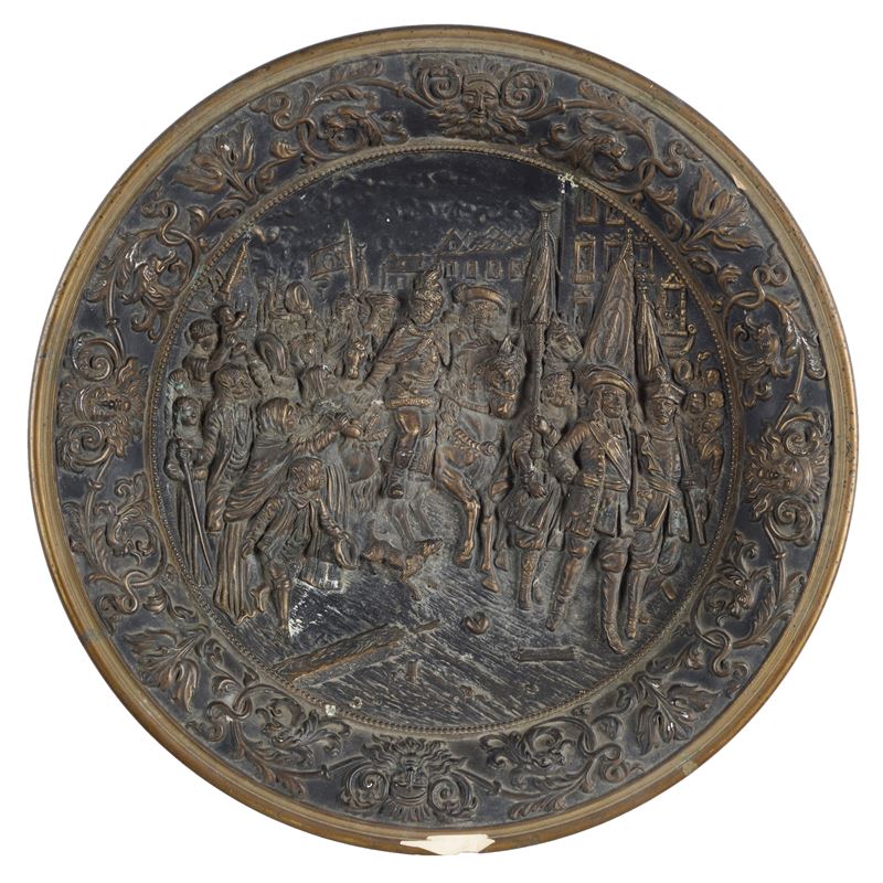 Piatto istoriato in ceramica a rilievo, XIX-XX secolo