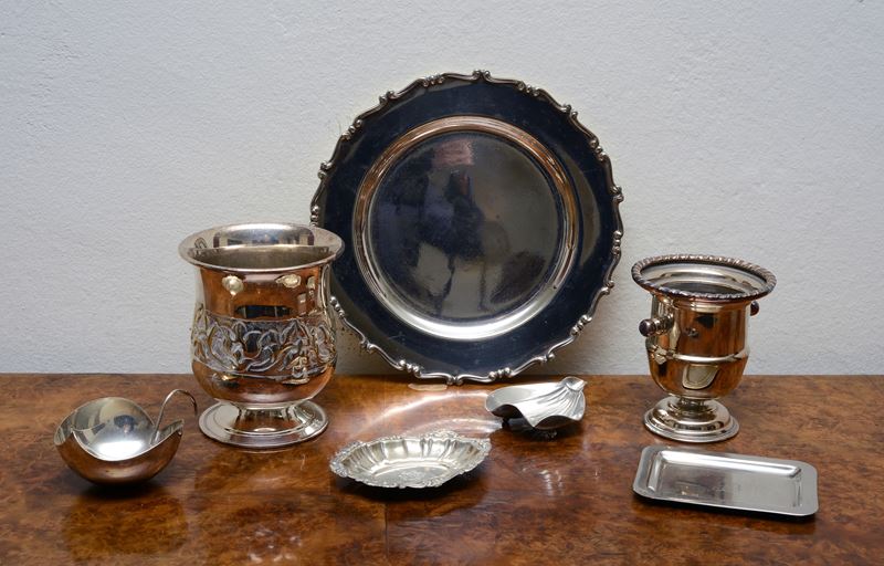 Lotto composto da due vasetti