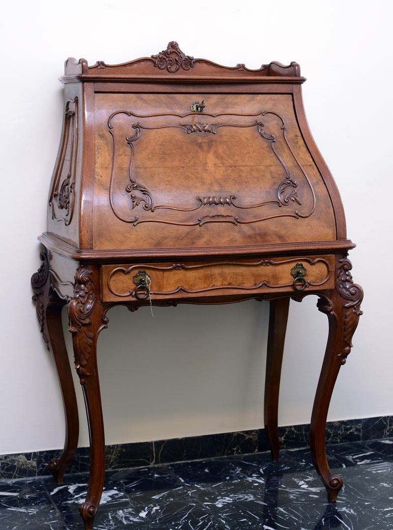 Coppia di scrittoi a ribalta