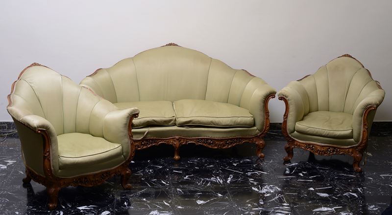 Due poltrone ed un divano