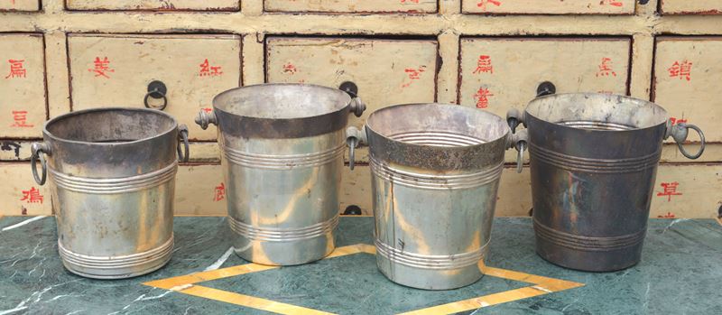 Boggi, Set di quattro secchielli in metallo argentato