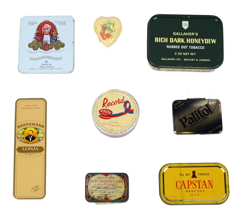 Lotto composto da otto scatoline vintage in latta