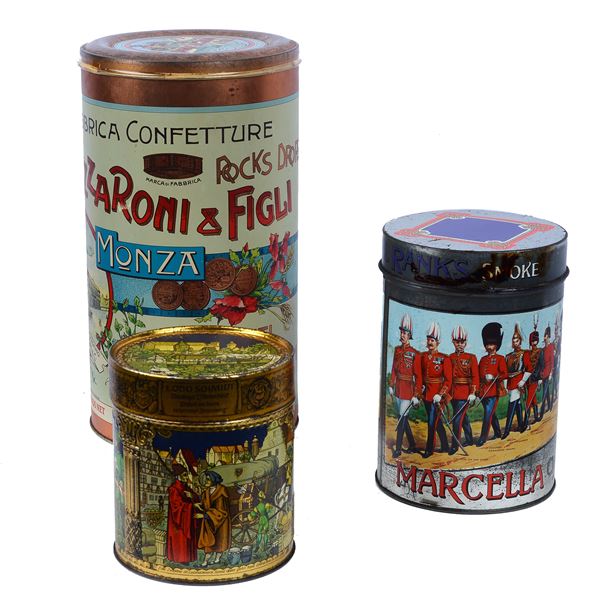 Lotto composto da tre scatole cilindriche vintage in latta
